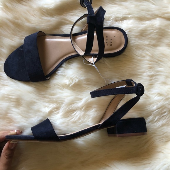 Sandals - Picture 2 of 6